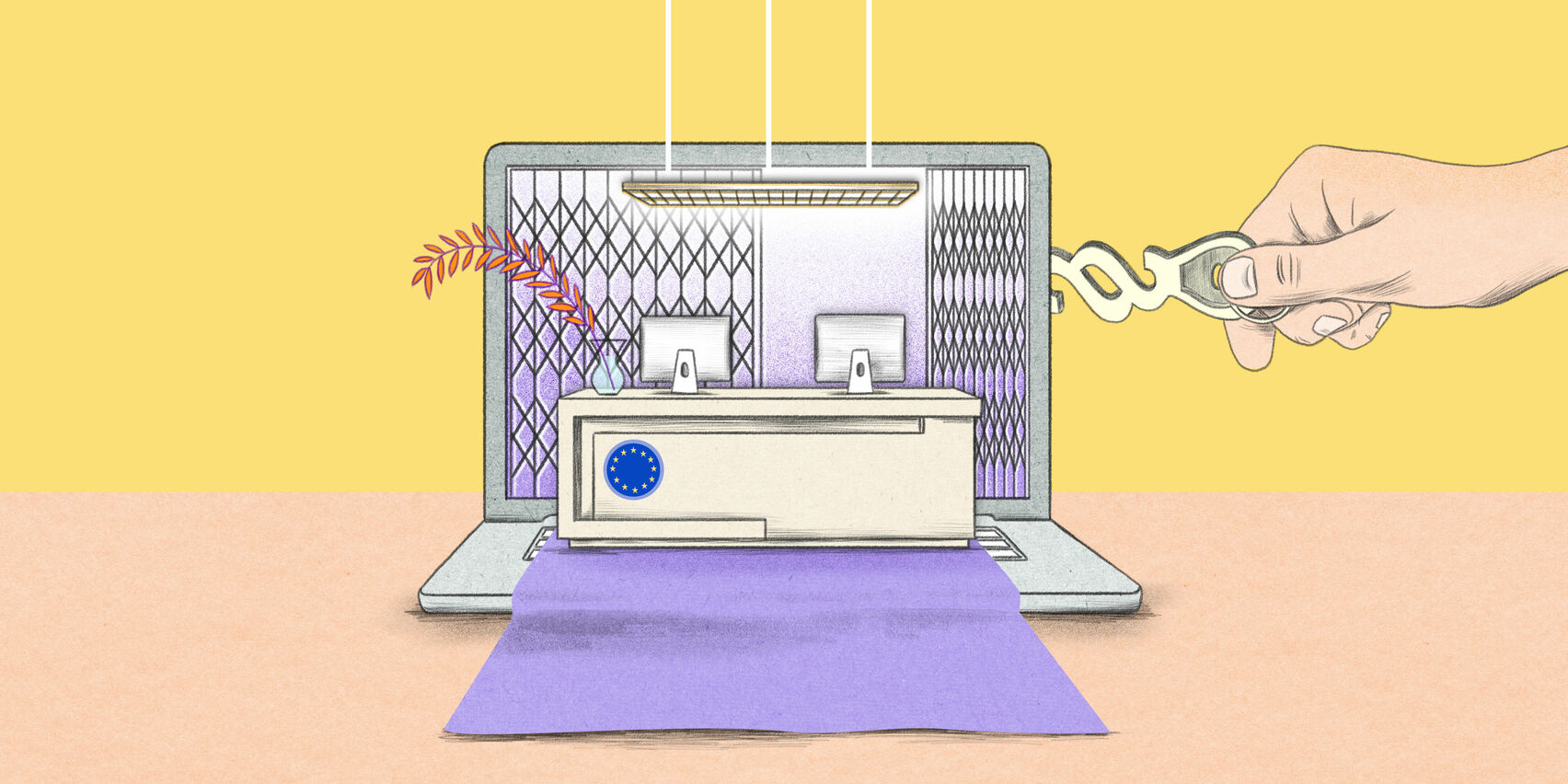 Das Bild ist eine farbige Illustration von Anne Mair. Sie zeigt ein aufgeklapptes graues Laptop, von dessen Tastatur ein lilafarbener Teppich herunterrollt. Auf Tastatur und Teppich steht eine beigefarbene, elegante Empfangstheke mit einem großen runden Label der EU an der linken Vorderseite, einem Sternenkreis auf blauem Grund. Auf der Theke stehen zwei Bildschirme, die man von hinten sieht; links daneben eine bauchige Glasvase mit einem sehr langen, hellbraunen Olivenzweig, der für die kleine Vase viel zu groß ist und nach links aus der Bildmitte ragt. Über dem Empfang hängt an drei weißen Kabeln eine moderne, funktionale, sehr helle Bürolampe, ein flaches Gitter aus einzelnen Leuchtsegmenten. Auf dem Bildschirm hinter der Theke versperrt ein rautenförmiges Gitter den Zugang ins Innere des Laptops. Es ist zu einer Hälfte geschlossen, das rechte Gitter ist aufgeschoben und gibt den Weg frei. Vom Bildrand rechts steckt eine überdimensionierte Hand einen Schlüssel in das Laptop, der aussieht wie ein Paragraphenzeichen. Der Zusammenhang zwischen Schlüssel und aufgeschobenem Gitter ist naheliegend. Der Hintergrund des Bildes ist zu Zweitdritteln gelb, der Untergrund unter dem Laptop ist rosa.